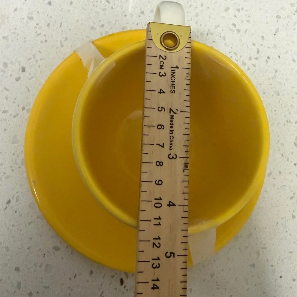 Crate&Barrel‎ Yellow and White Mug